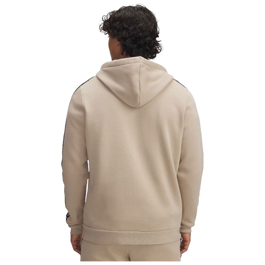  Under Armour | 13902980299